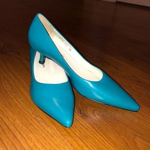 *Vintage* Naturalizer Aqua Pointy Toe Pumps